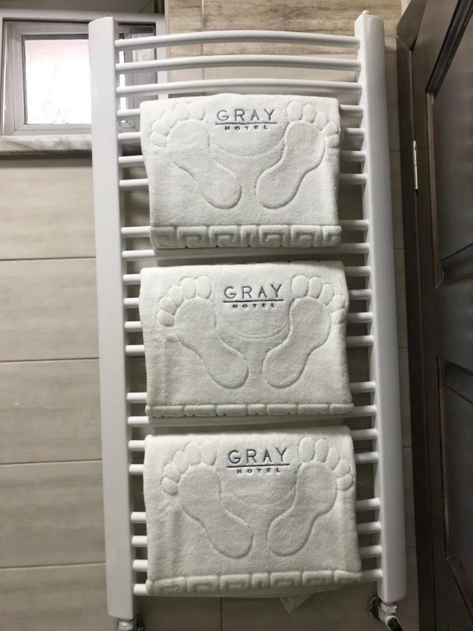 Gray Hotel Vynohradiv Bagian luar foto